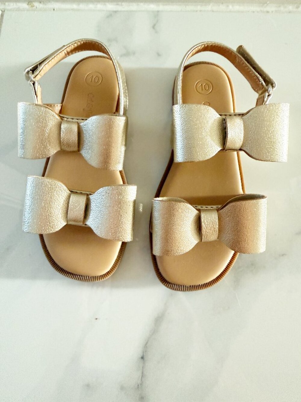 Cat & Jack Toddler Girls Bow Sandals Gold Size 10 - Picture 2 of 7